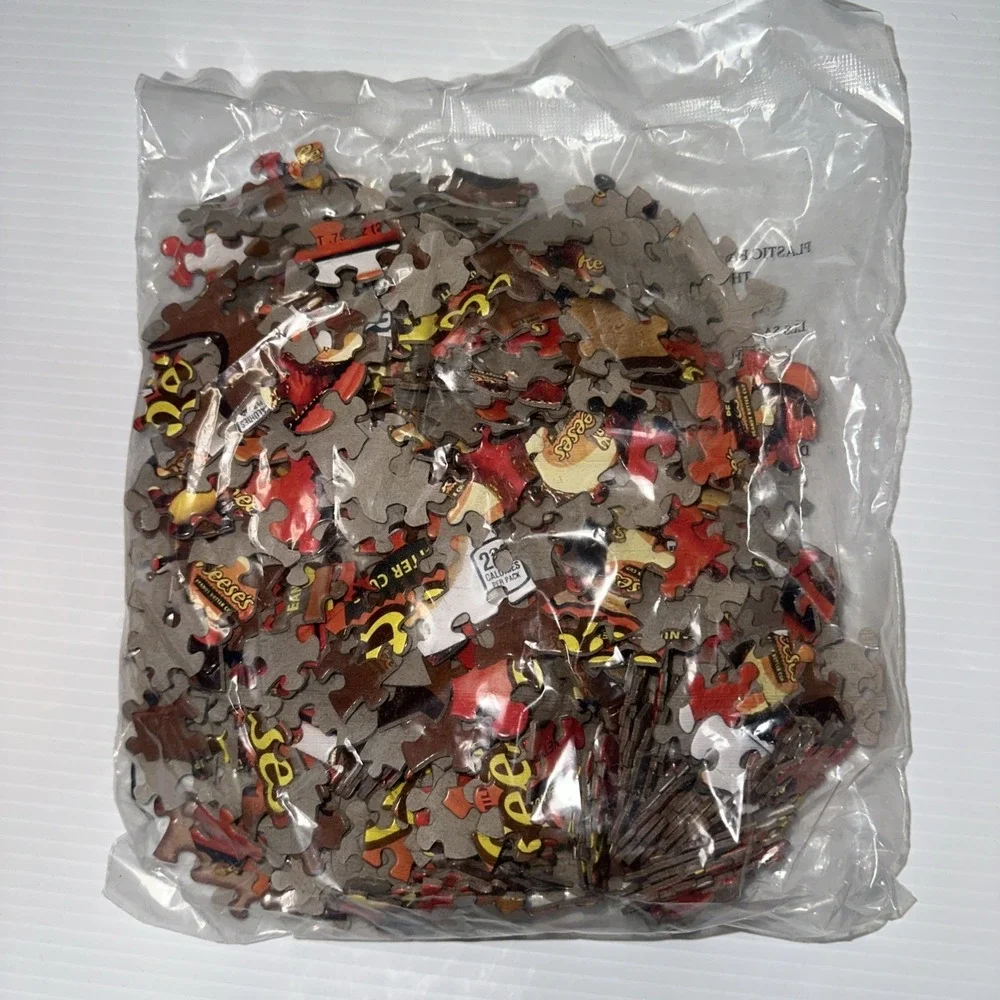 Masterpieces Inc-Shapes Reeces Puzzle  NEW Sealed 500pcs Candy Chocolate